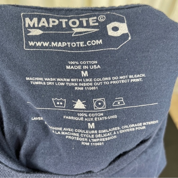 Maptote map of NYC graphic navy blue tee shirt - Picture 5 of 5
